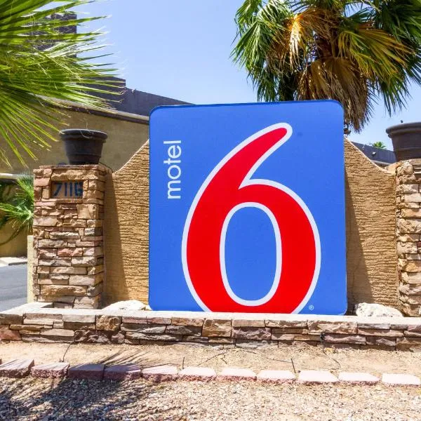 Motel 6 Glendale Phoenix, hotel v destinaci Glendale