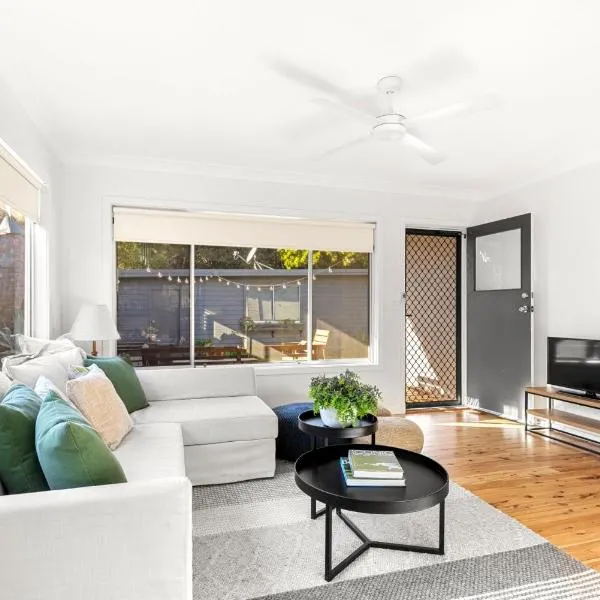 Amaroo - Pet Friendly - 2 Mins Walk to Beach - Outdoor Fireplace – hotel w mieście Culburra Beach