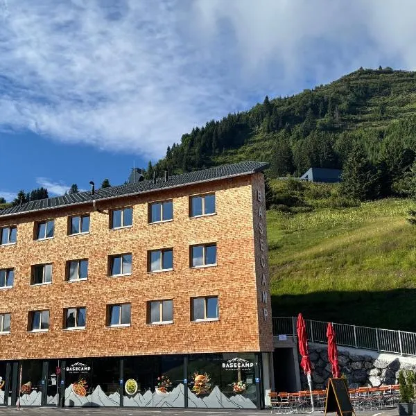 Appartements Basecamp Warth, hotel in Warth am Arlberg