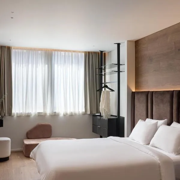 Blanco Athens Aparthotel, hotel in Athens