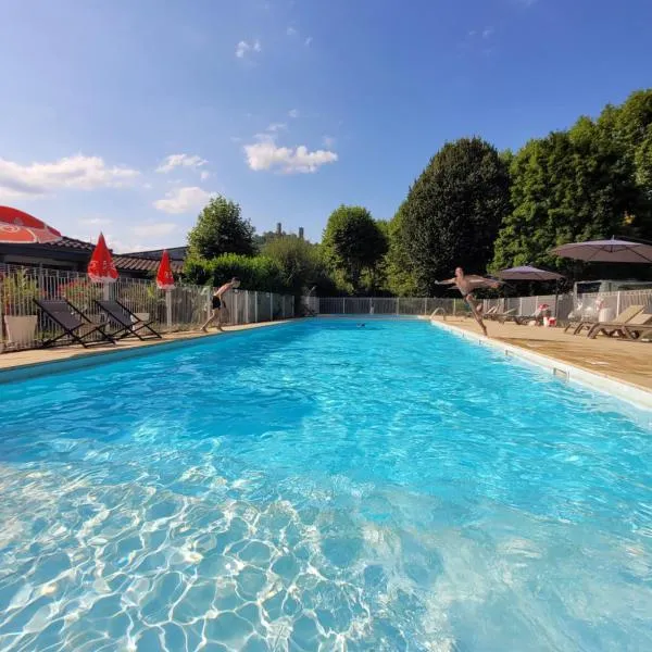 Camping Le Soulhol, hotel v destinaci Saint-Céré