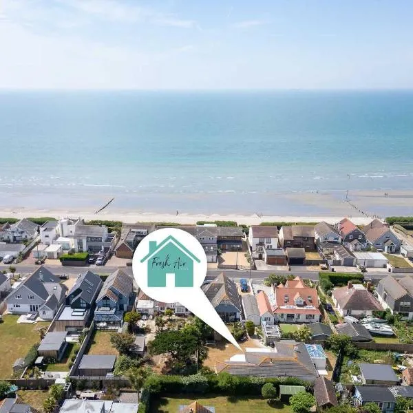 3-Bed Beach Bungalow & Garden 150m to Sea, hotel in West Wittering
