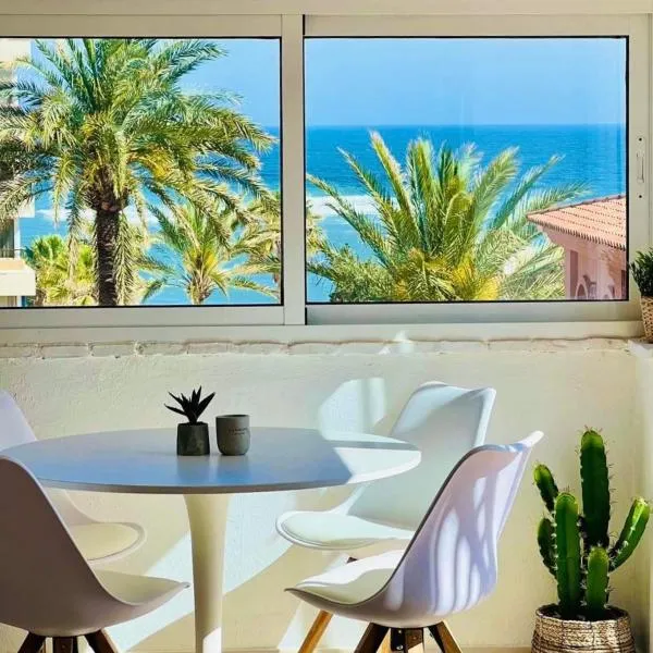 Penthouse - Beach - Sea View - Pool - 40 sqm Private Terrace - One Bedroom - Sleeping Alcove, hotel in Benalmádena