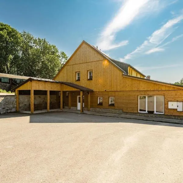 Šumavská Vlčice - Penzion Žleby, hotel di Stožec