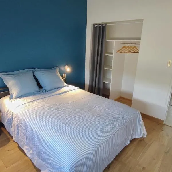 Maison à Civaux - 4 chambres, hotel in Civaux