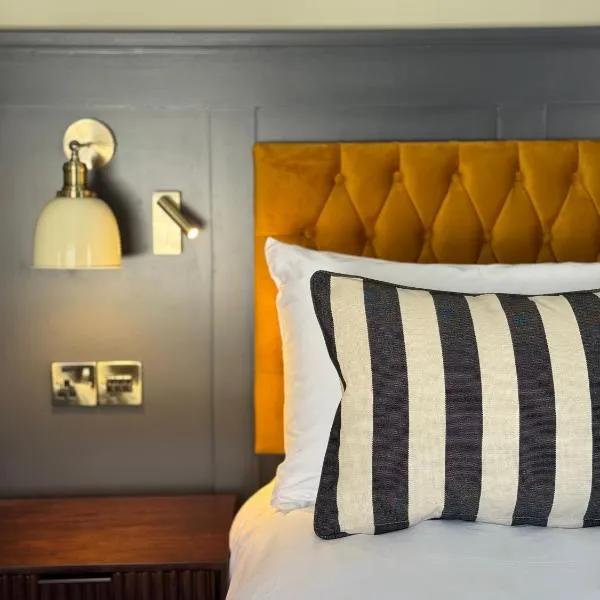 The Black Lion Hotel, hotel v destinaci Cardigan