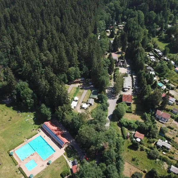 Campingplatz & Bungalowdorf am Waldbad, hotel en Erlau