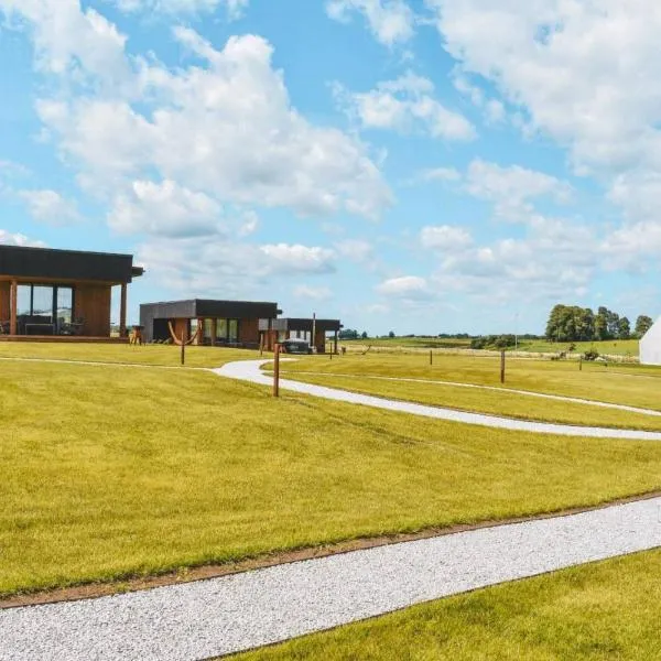 Vilkiškių Karpis Glamping, hotel in Vilionys