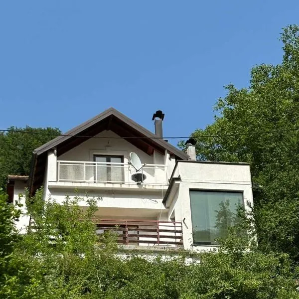Boracko jezero vikendica Ka&No、コニツのホテル