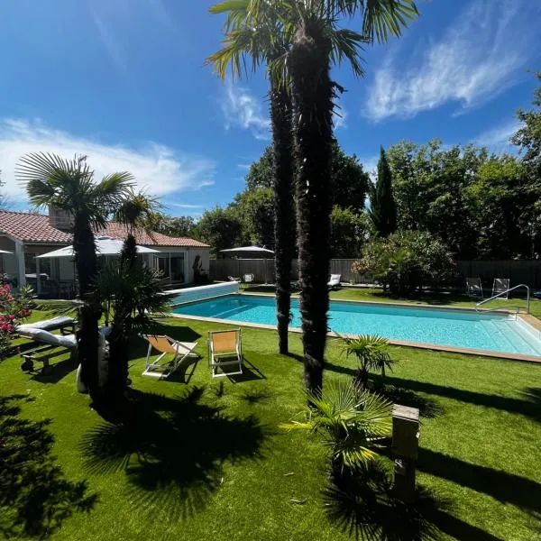 La Villa Herbert - Piscine chauffée, Spa et Vélos gratuits, hotel i Andernos-les-Bains
