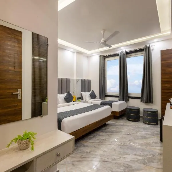 Hotel U N Star - Infront of Chabad House, Walking Distance from New Delhi Railway Station and Connaught Place，位于新德里的酒店