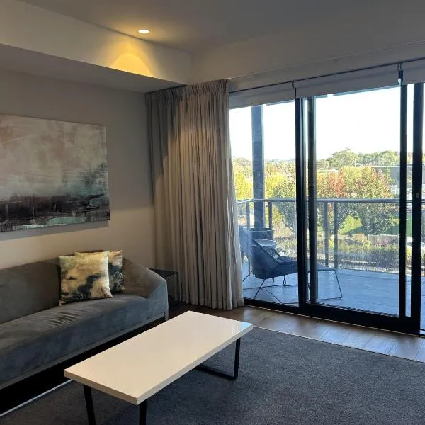 Geelong में, होटल THE DEVLIN APARTMENTS 2 Bedroom Apartment near GMHBA stadium in Geelong - G01