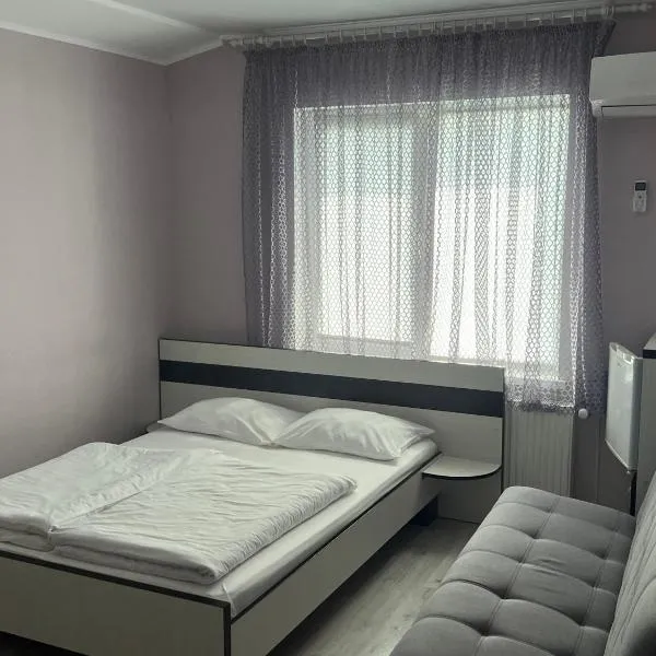 Guest House MAX, hotelli kohteessa H’melnytskyi