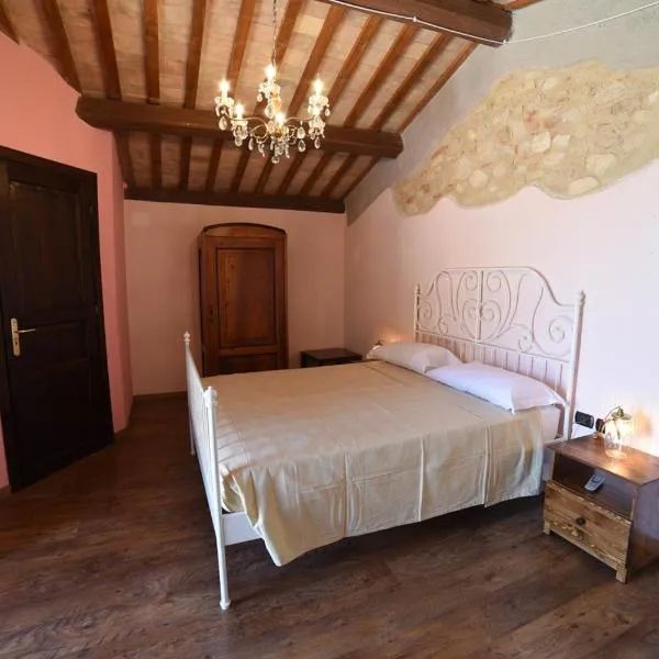 Agriturismo " La Valle degli Ulivi"、Vacriのホテル