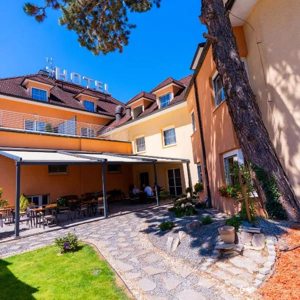 Hotel Tulipan Pruhonice, hotel v Průhonicích