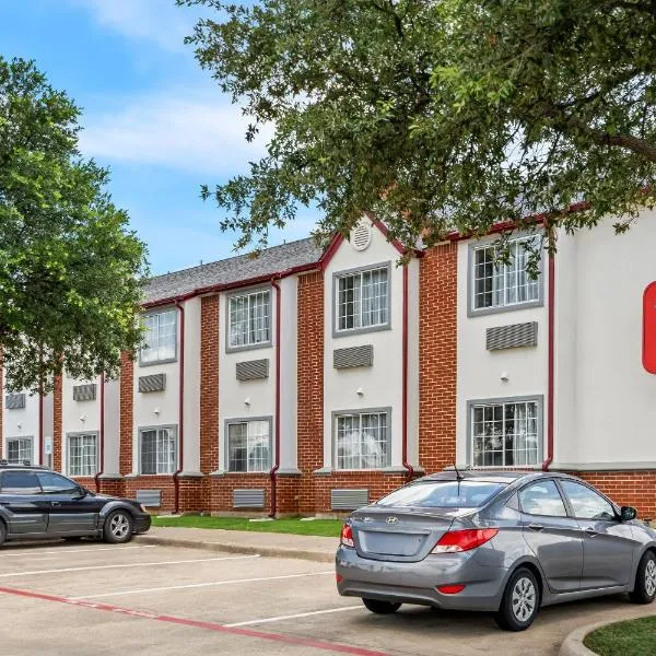 Red Roof Inn & Suites Euless - DFW Airport Southwest, hotel in Euless