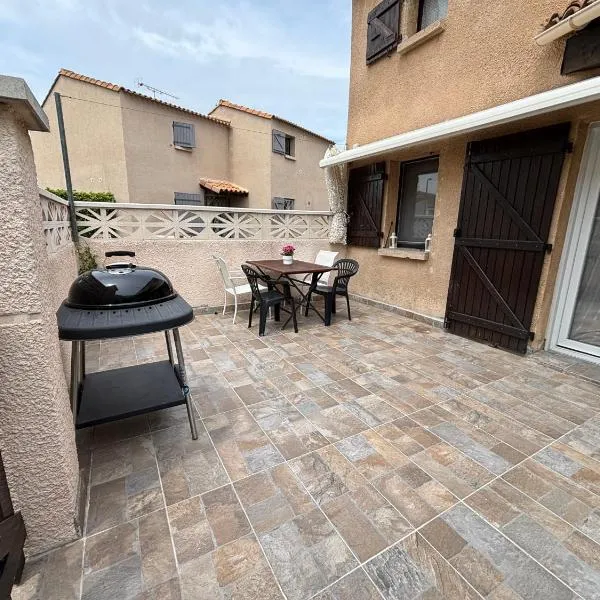 Maison de vacances au cœur de Marseillan Ville, hôtel à Marseillan