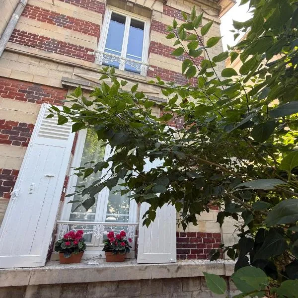 La maison du 18, hotel a Chantilly