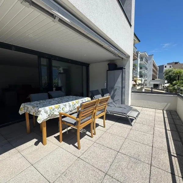 Appartamento fronte lago, hôtel à Muralto