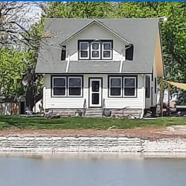 Fisherman's place, pet friendly, waterside, docking, hotel in Port Clinton