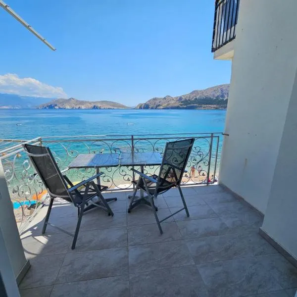 Apartment SUBMARINE, hotel em Baska