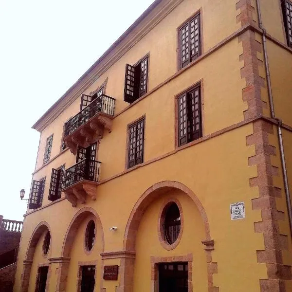 U-Hotel Aduana Ribadeo – hotel w mieście Ribadeo