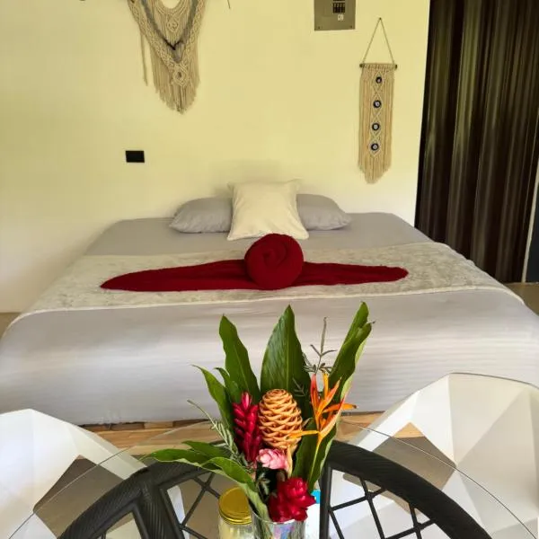 Deer House Cabuya, hotel in Cabuya