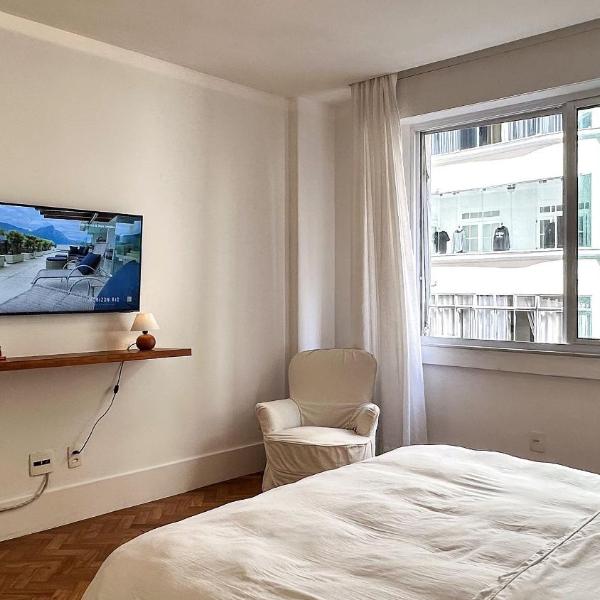 Lindo apartamento - 100 metros da praia de Copacabana - Foto 2