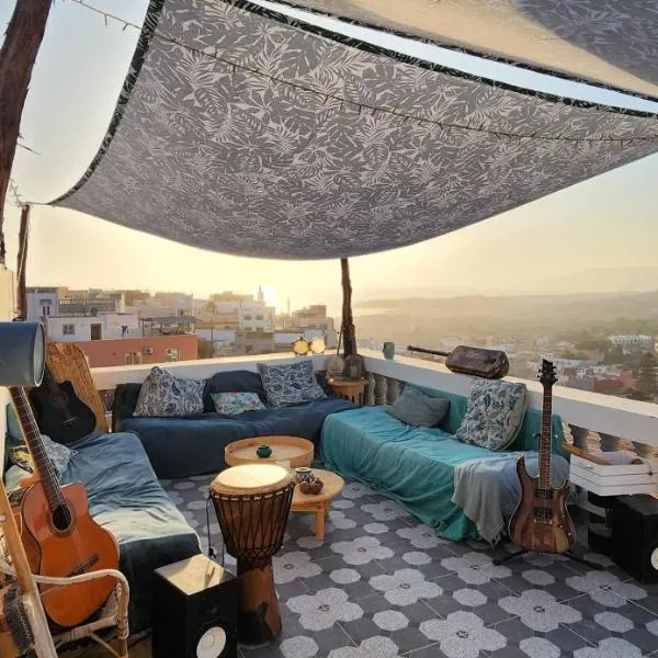 Agadir Funky Chill Guesthouse Surf, Horse, Music adventures, hotel v destinaci Aourir