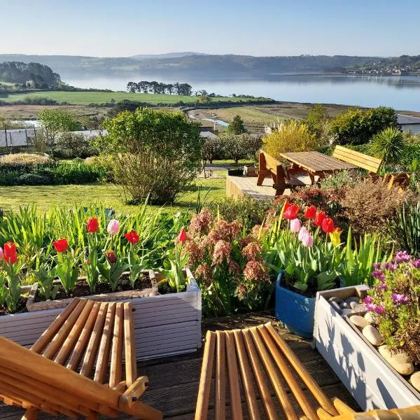 Grande maison familiale,SUPERBE VUE mer,calme,confort,SPA, hotel u gradu 'Hôpital-Camfrout'