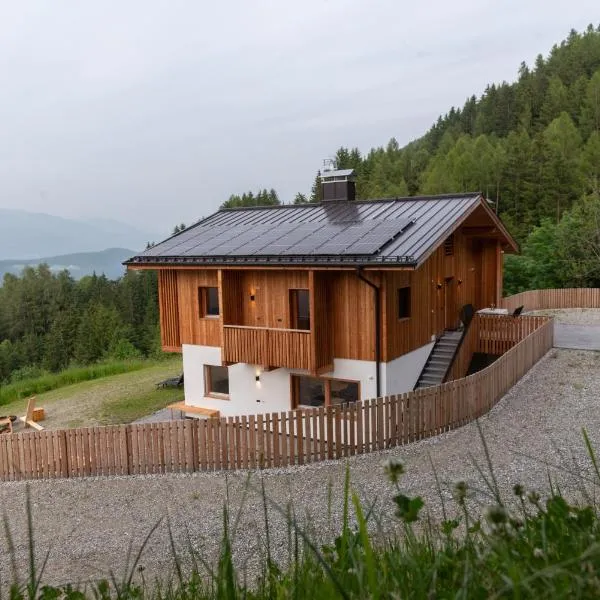 EGGA nature deluxe apartments, hotel in Colli in Pusteria