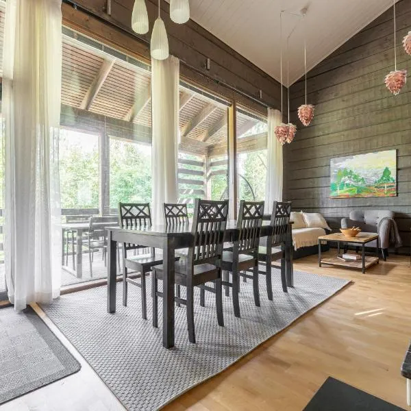 Villa Kultaranta B - Comfy Cabin Retreat in Tahko with Hot Tub & Sauna, hotel din Tahkovuori