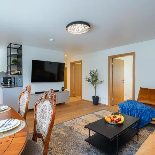 Cozy 2-bedroom apartment with sauna, hotel in Tartu