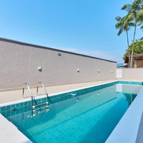BH05: 1 Quadra d Praia, Ar, Churrasqueira, Piscina