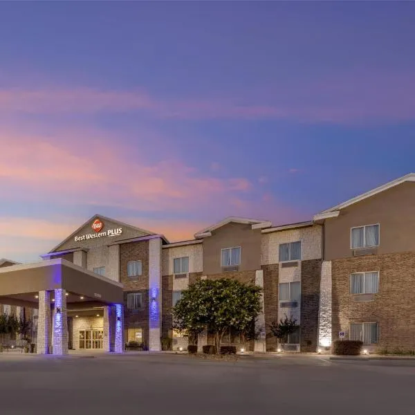 Best Western Plus Sand Bass Inn and Suites, hotel v destinaci Madill