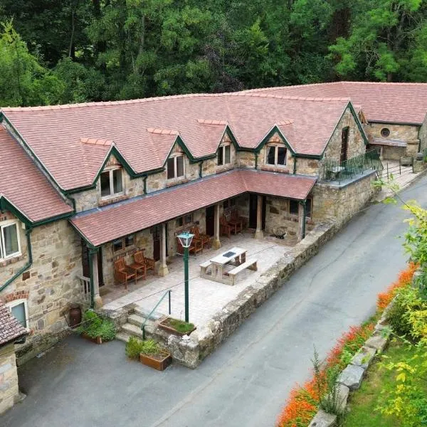 Nant Ucha Farm Holiday Cottages near Llangollen, hótel í Acrefair