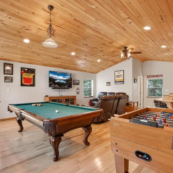 Tahoe Frost - Air conditioned 4 bedroom Tahoe home, hotel in South Lake Tahoe