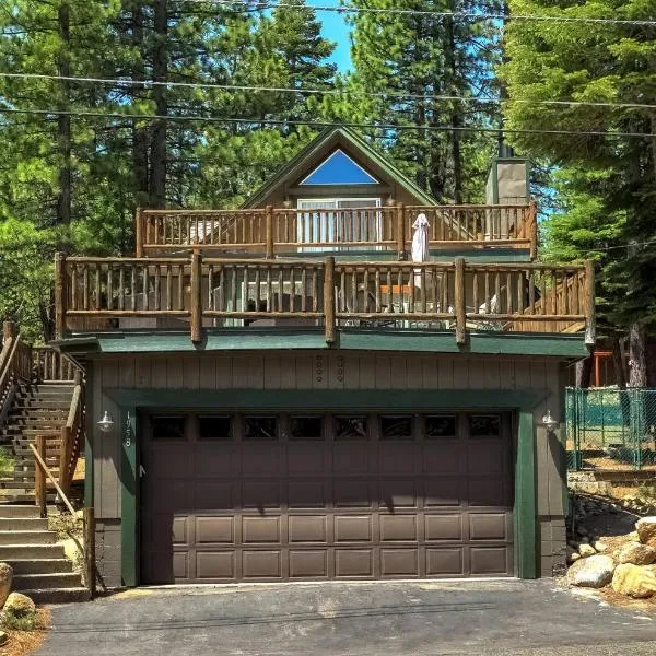 Bear Pause 4BR - Large Deck & Balcony, hotel i South Lake Tahoe