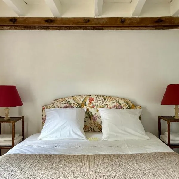 La Grange à Grains, hotel in Château-Renard