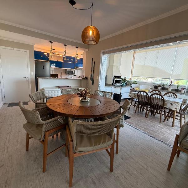 Apartamento em Ubatuba com vista para o mar