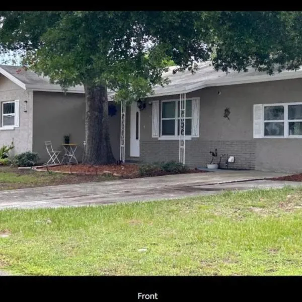 Beach House, Hotel in Largo