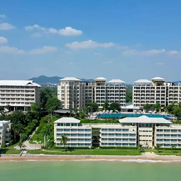 Royal Phala Cliff Beach Resort, hotel in Ban Chang