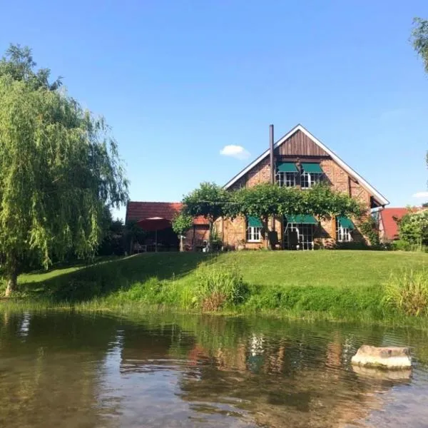 Gemütliches Fachwerkhaus am See mit Kamin, hotel in Warendorf