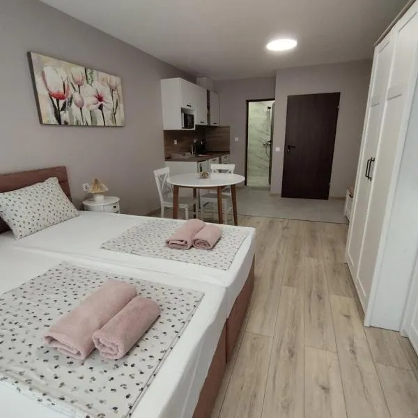 BoriSun with Free Parking space, hotel in Burgas City