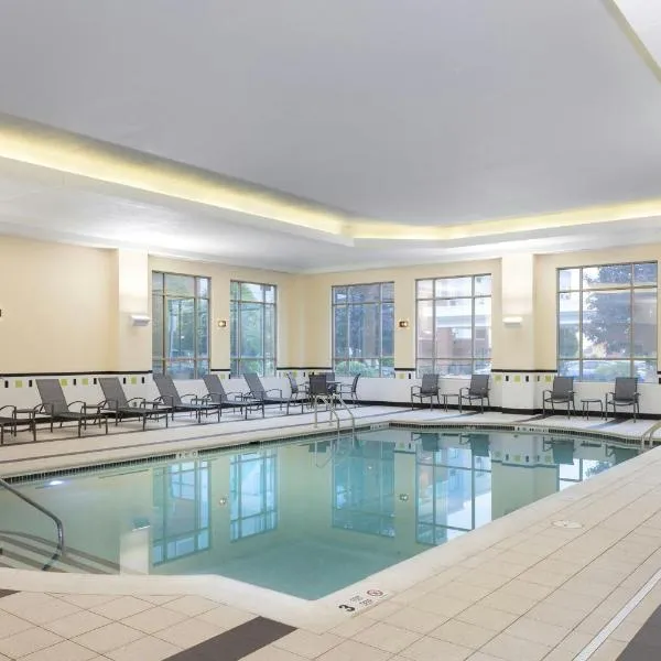Fairfield Inn & Suites – Buffalo Airport, hotel v destinaci Cheektowaga
