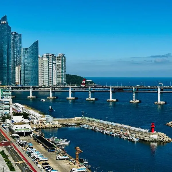 High-rise Beach Home in Busan, hotel in Busan