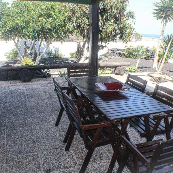 Habitaciones Doña Cris, hotel in Puerto del Carmen