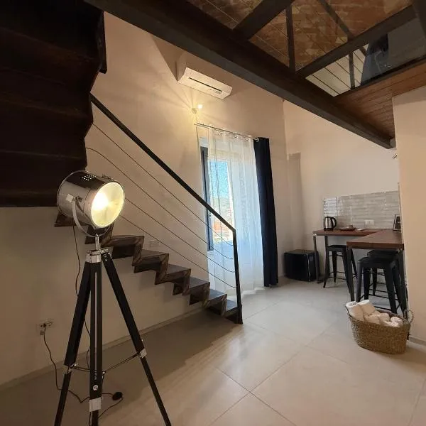 Loft Civico 80, hotel in Calangianus