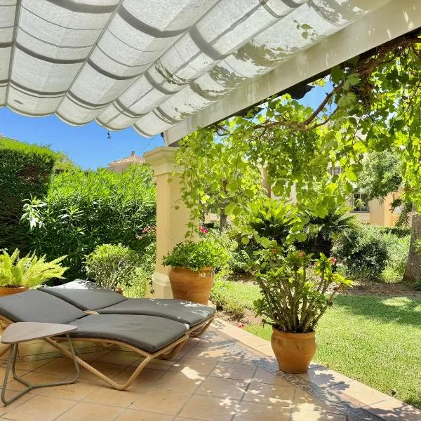 Sea Breeze Luxury Hacienda Elviria - EaW Homes, хотел в Марбея