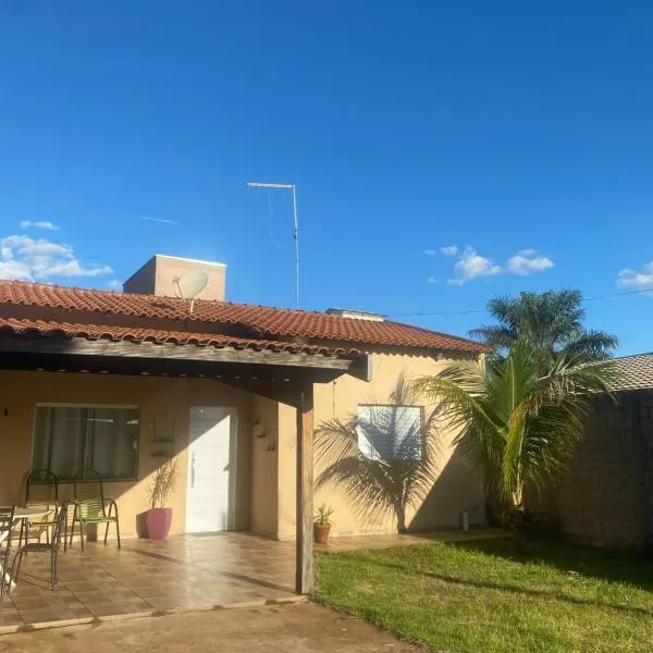 Casa tropical, hotel in Pirassununga